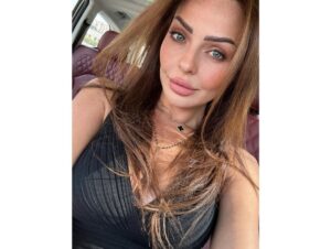 Zain Karazon Instagram - find your happiness in your self 🕊️💗
….

fashion #bloggerstyle #amman #love #eyemakeup #beauty #makeuplooks #explore #dubai #kuwait #glow #مكياج#ph🇵🇸#اكسبلور_explore #الاردن #ماكياج #lifestyle #الامارات🇦🇪 #السعودية #قطر #مصر #explorepage #hairstyles #model#bloggerstyle#trending #zkbeauty #zainkarazon #zkbeautyshop