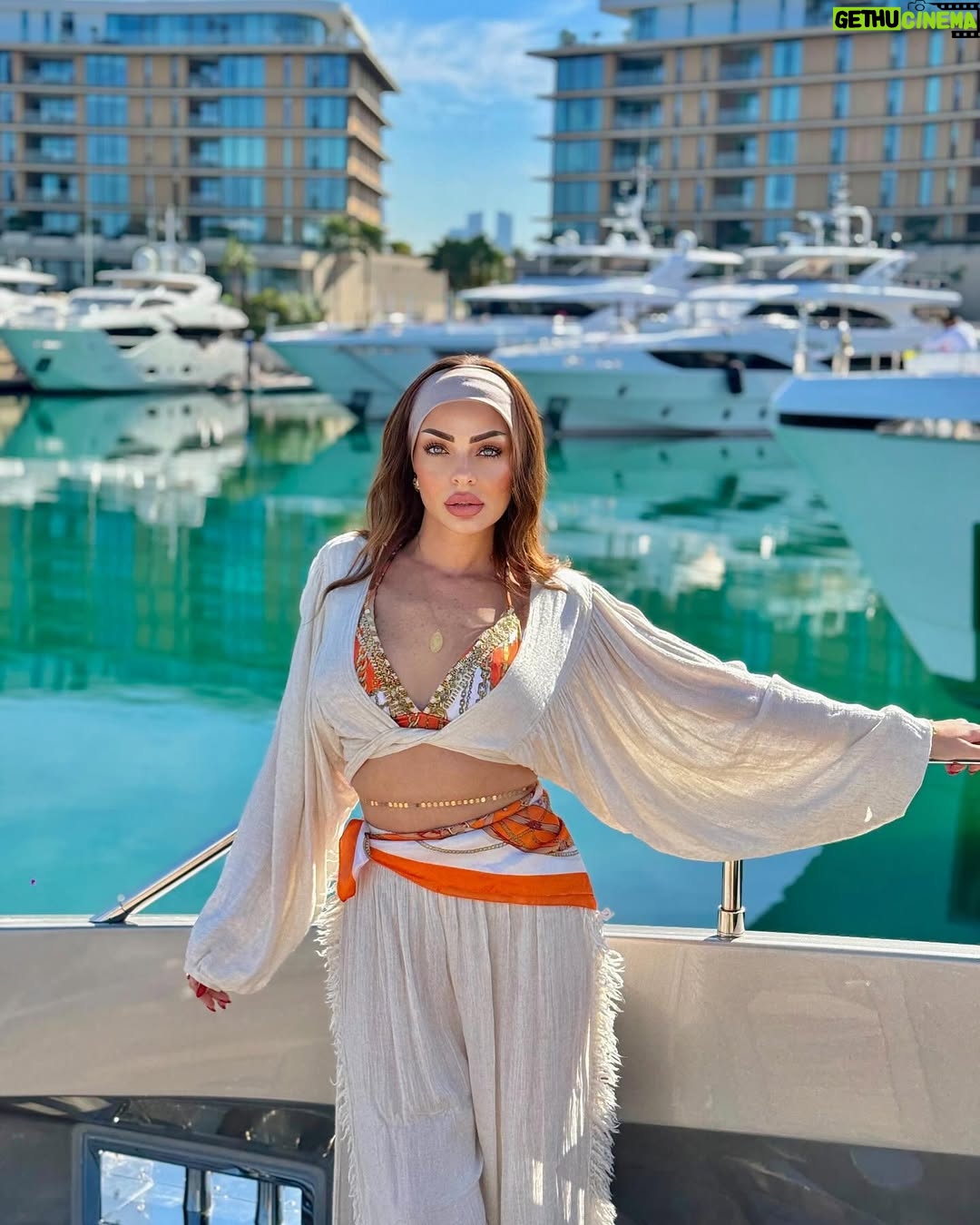 Zain Karazon - 22K Likes - The dreamers never get old 🤍🕊️🤍
…..
#loveyourself #zain_karazon #pink #dubai🇦🇪#
#love #explore #viralvideos #fyp #اكسبلور#zain_karazon