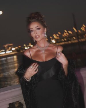 Zain Karazon Instagram - 💎💎💎
…..

fashion #bloggerstyle #amman #love #eyemakeup #beauty #makeuplooks #explore #dubai #kuwait #glow #مكياج#ph🇵🇸#اكسبلور_explore #الاردن #ماكياج #lifestyle #الامارات🇦🇪 #السعودية #قطر #مصر #explorepage #hairstyles #model#bloggerstyle#trending #zkbeauty #zainkarazon #zkbeautyshop