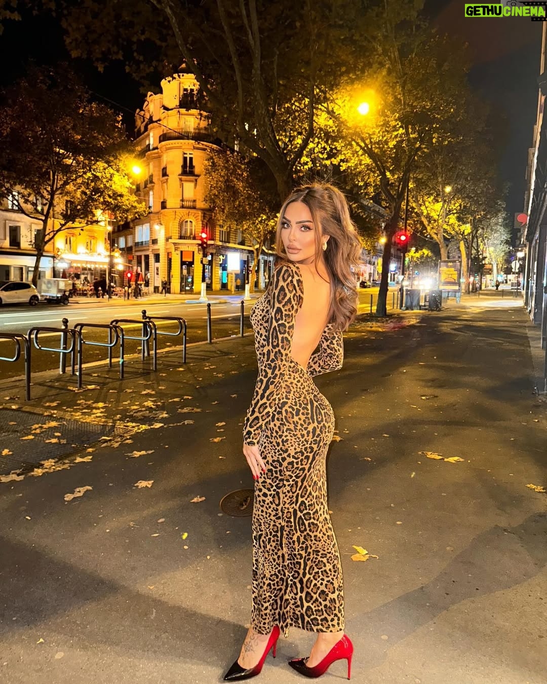 Zain Karazon - 16.4K Likes - I don’t resemble anyone, I only resemble my heart 🤍🕊️🤍
…….
fashion #bloggerstyle #amman #love #eyemakeup #beauty #makeuplooks #explore #dubai #kuwait #glow #مكياج#ph🇵🇸#اكسبلور_explore #الاردن #ماكياج #lifestyle #الامارات🇦🇪 #السعودية #قطر #مصر #explorepage #hairstyles #model#bloggerstyle#trending #zkbeauty #zainkarazon #zkbeautyshop