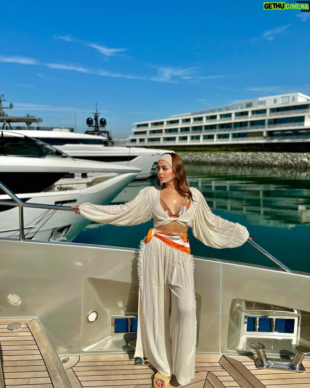 Zain Karazon - 22K Likes - The dreamers never get old 🤍🕊️🤍
…..
#loveyourself #zain_karazon #pink #dubai🇦🇪#
#love #explore #viralvideos #fyp #اكسبلور#zain_karazon