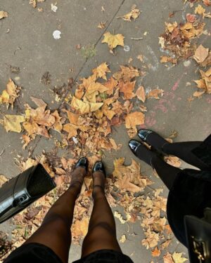 Zain Karazon Instagram - bonjour 🇫🇷 🍁🍂
…..

fashion #bloggerstyle #amman #love #eyemakeup #beauty #makeuplooks #explore #dubai #kuwait #glow #مكياج#ph🇵🇸#اكسبلور_explore #الاردن #ماكياج #lifestyle #الامارات🇦🇪 #السعودية #قطر #مصر #explorepage #hairstyles #model#bloggerstyle#trending #zkbeauty #zainkarazon #zkbeautyshop