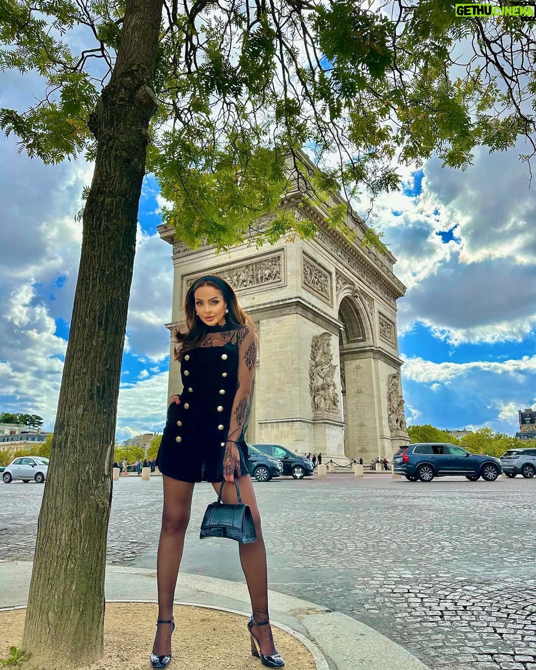 Zain Karazon - 11.1K Likes - bonjour 🇫🇷 🍁🍂
…..
fashion #bloggerstyle #amman #love #eyemakeup #beauty #makeuplooks #explore #dubai #kuwait #glow #مكياج#ph🇵🇸#اكسبلور_explore #الاردن #ماكياج #lifestyle #الامارات🇦🇪 #السعودية #قطر #مصر #explorepage #hairstyles #model#bloggerstyle#trending #zkbeauty #zainkarazon #zkbeautyshop