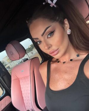 Zain Karazon Instagram - hello 🎀
……

fashion #bloggerstyle #amman #love #eyemakeup #beauty #makeuplooks #explore #dubai #kuwait #glow #مكياج#ph🇵🇸#اكسبلور_explore #الاردن #ماكياج #lifestyle #الامارات🇦🇪 #السعودية #قطر #مصر #explorepage #hairstyles #model#bloggerstyle#trending #zkbeauty #zainkarazon #zkbeautyshop