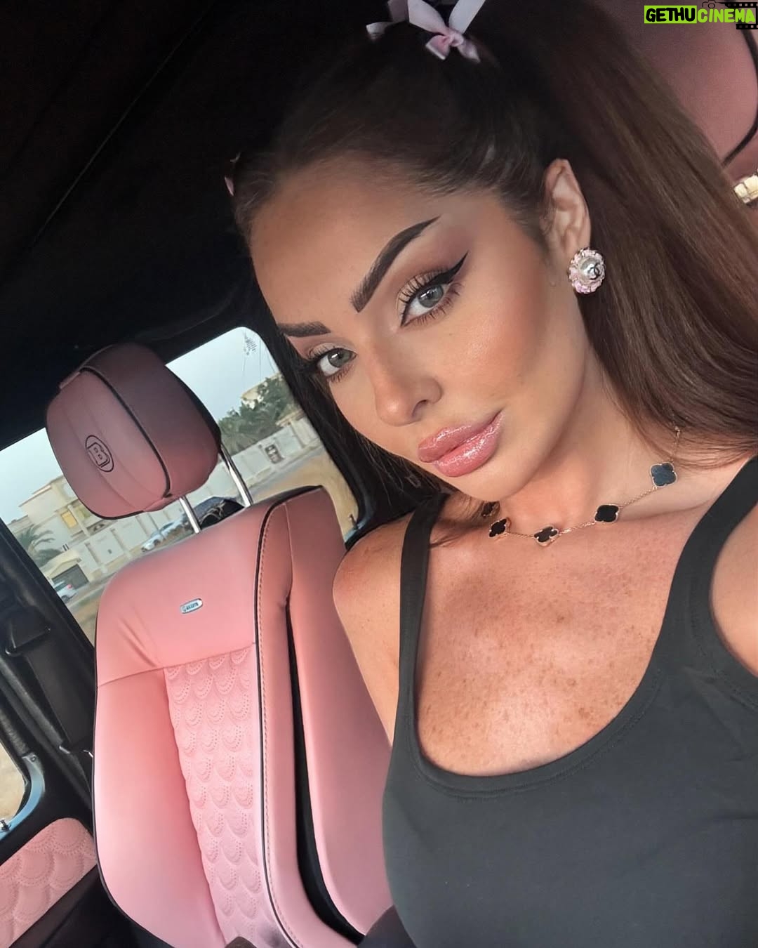 Zain Karazon - 10K Likes - hello 🎀
……
fashion #bloggerstyle #amman #love #eyemakeup #beauty #makeuplooks #explore #dubai #kuwait #glow #مكياج#ph🇵🇸#اكسبلور_explore #الاردن #ماكياج #lifestyle #الامارات🇦🇪 #السعودية #قطر #مصر #explorepage #hairstyles #model#bloggerstyle#trending #zkbeauty #zainkarazon #zkbeautyshop