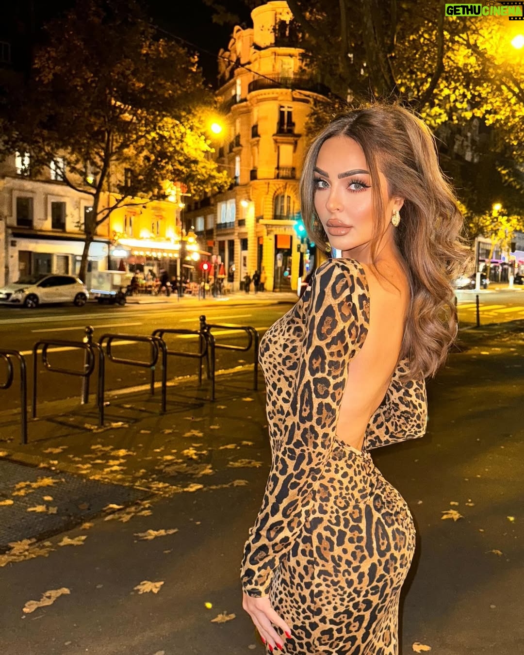 Zain Karazon - 16.4K Likes - I don’t resemble anyone, I only resemble my heart 🤍🕊️🤍
…….
fashion #bloggerstyle #amman #love #eyemakeup #beauty #makeuplooks #explore #dubai #kuwait #glow #مكياج#ph🇵🇸#اكسبلور_explore #الاردن #ماكياج #lifestyle #الامارات🇦🇪 #السعودية #قطر #مصر #explorepage #hairstyles #model#bloggerstyle#trending #zkbeauty #zainkarazon #zkbeautyshop