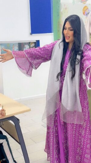 Zainab Al Askari Instagram - اجمل يوم في مركز  كيان للتاهيل مع اصدقائي اطفال التوحد 🩷سعادتي وانا معهم سعادة لاتوصف 🩷#سعادة #اطفال#فرحة @kayan_bh