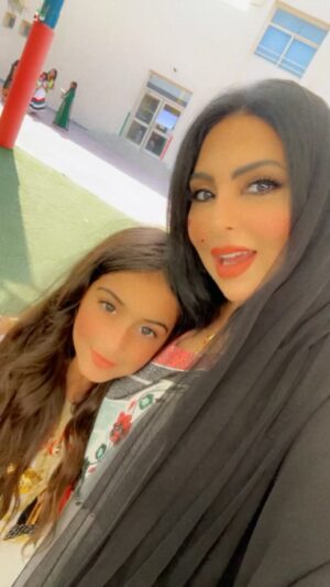 Zainab Al Askari Instagram - ساظل اغرس في قلوبكم اميراتي حب الوطن ❤️فحب الوطن عطاء لانهاية له وشعور لامثيل له ❤️عشقا وفخرا وامتنانا بارض اهدتنا الكثير من العطاء ❤️#الوطن #حب#فخر#عطاء