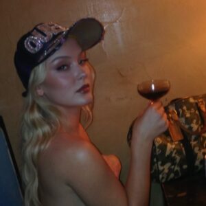Zara Larsson Instagram - You’re not that important and that’s a beautiful thing