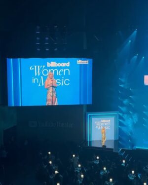 Zara Larsson Instagram - Thank you @billboard women in music, for having me presenting international women of the year! What an honor!!! Giving flowers to the girllsssssss 🌺🌹🌼 carpet moment caught by @polkimaging