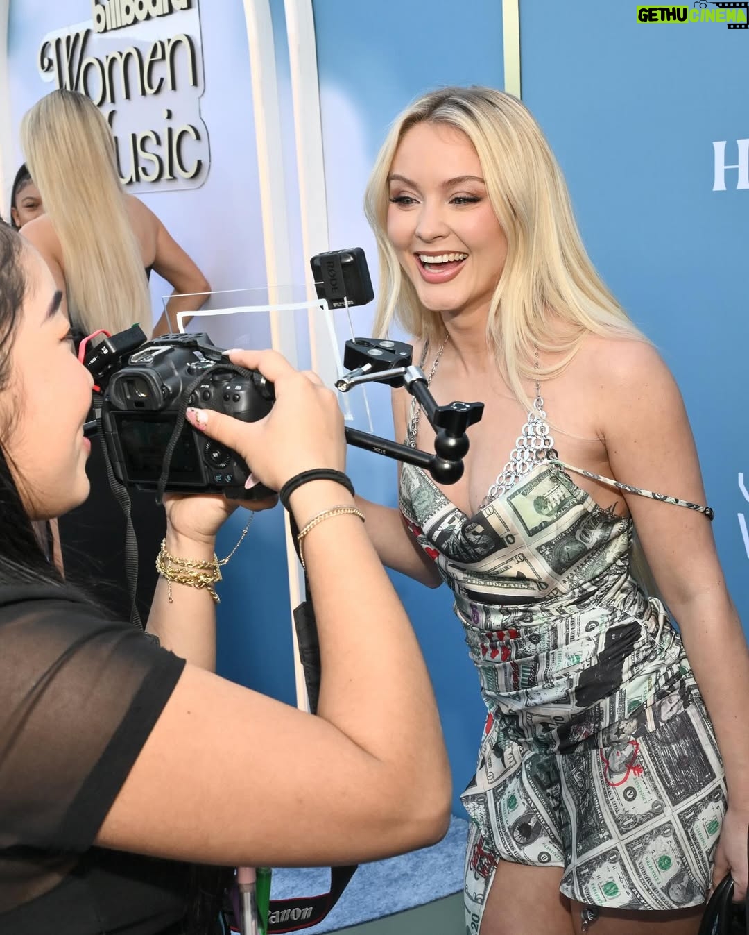 Zara Larsson - 71.8K Likes - Thank you @billboard women in music, for having me presenting international women of the year! What an honor!!! Giving flowers to the girllsssssss 🌺🌹🌼 carpet moment caught by @polkimaging