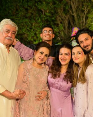 Zara Noor Abbas Instagram - Noorejahan ki Pehli Salgirah ⭐️🧿🌙
There is no me. There is no you. There are just feelings. Emotions that you experience. Out of body experience - our daughter is just that for us. Our miracle. Our world. Our centre. The deeper meaning of our awareness. 
Creating memories of a lifetime and surrounded with the love of our elders and magic of our friends. Thank you to everyone who came and brought their children and played and felt comfortable with us. Thank you everyone for your prayers and support. 
This is our future , and we would want you to keep her safe in your prayers and let her thrive with no judgement and lots of adventure. 
Ameen.