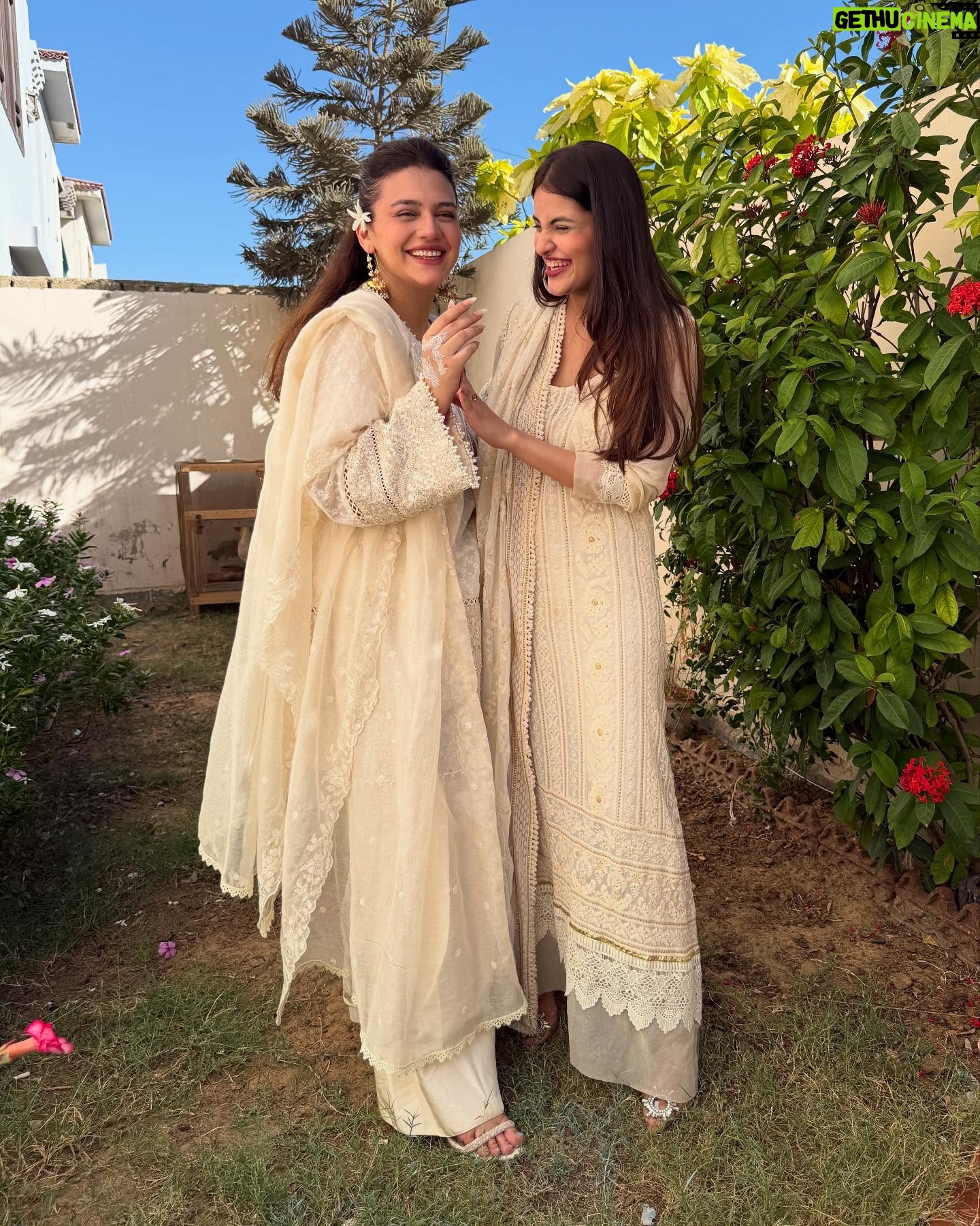 Zara Noor Abbas - 153.1K Likes - Noorejahan ki chooriyan - Gharara aur bohat sara magic!