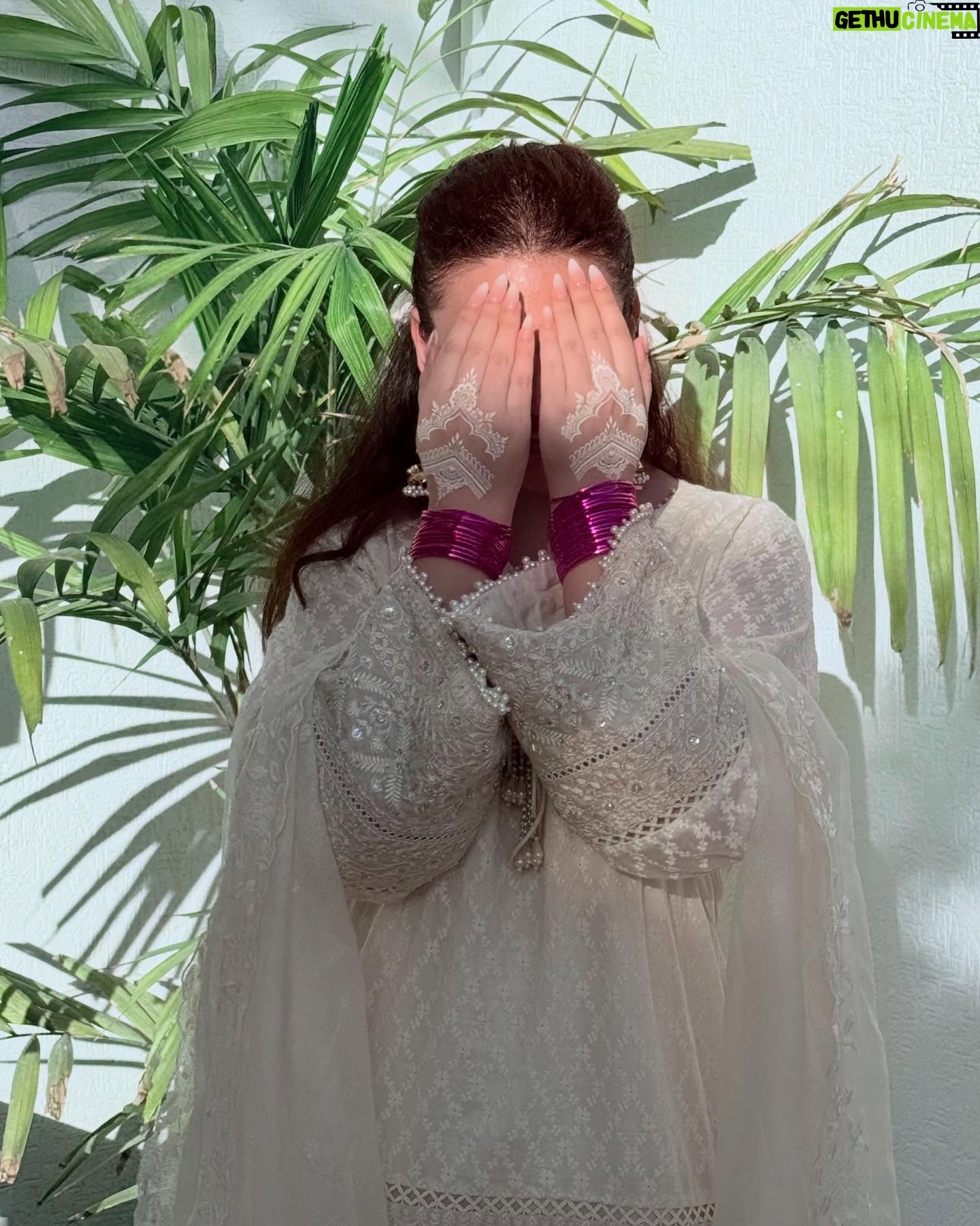 Zara Noor Abbas - 153.1K Likes - Noorejahan ki chooriyan - Gharara aur bohat sara magic!