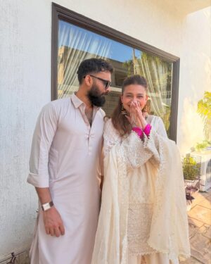 Zara Noor Abbas Instagram - Noorejahan ki chooriyan - Gharara aur bohat sara magic!