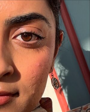 Zayn Marie Khan Instagram - Zoom in to me - good skin bad skin, break outs, lines, hair, flawless face card - but never matching earrings 🌞🫦🌜