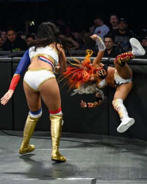 Zelina Vega Instagram - @zelinavegawwe vs. @chelseaagreen 🔥 #SmackDown