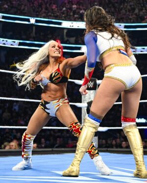 Zelina Vega Instagram - @zelinavegawwe vs. @chelseaagreen 🔥 #SmackDown