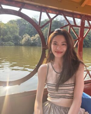 Zhong Chuxi Instagram - 春游🤗🌼⛰️✨🚣‍♂️