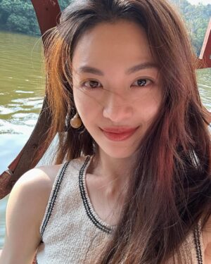 Zhong Chuxi Instagram - 春游🤗🌼⛰️✨🚣‍♂️