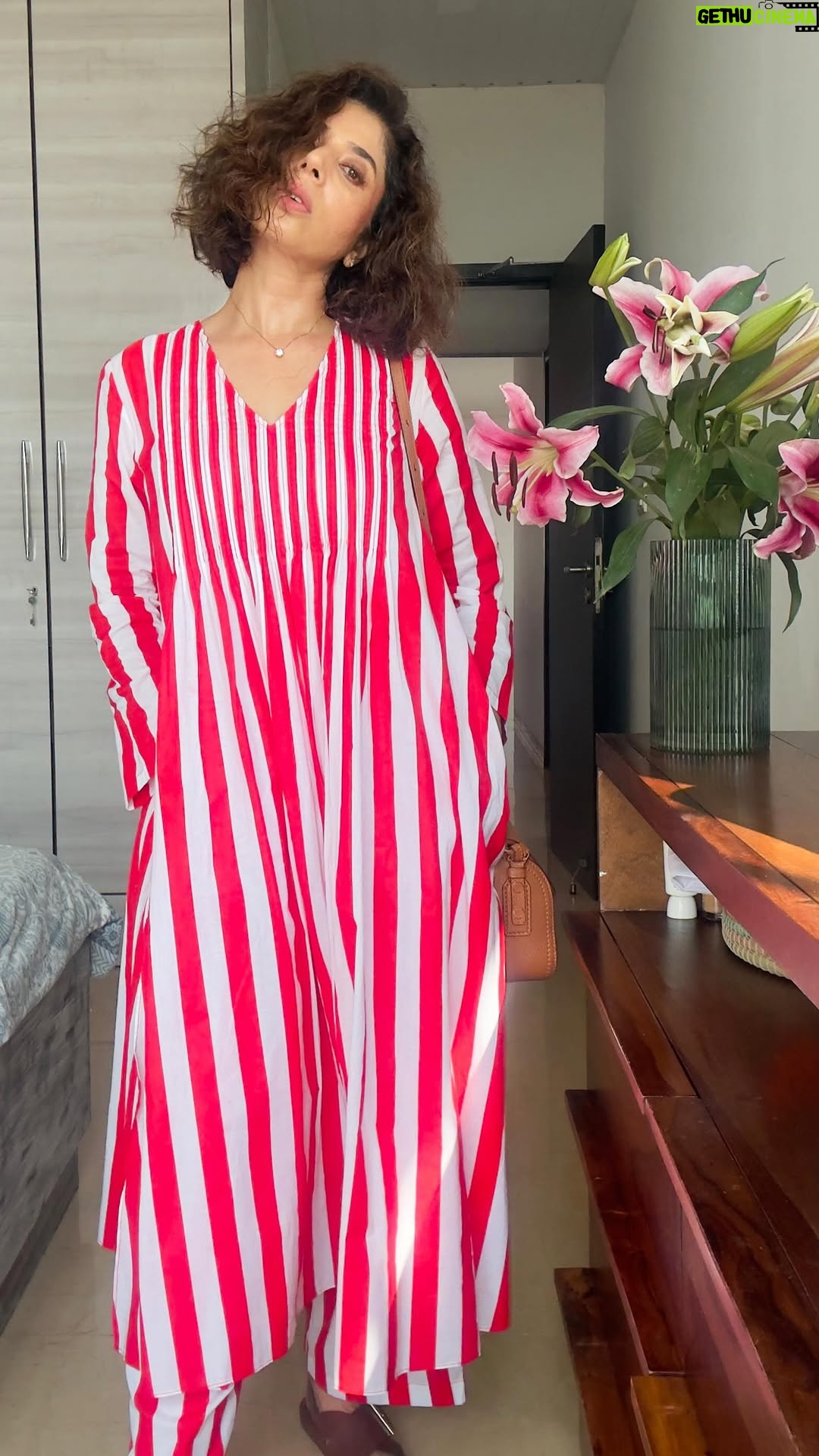 aiana jain - 63 Likes - Stripe Magnet !!!
Outfit : @nicojournal
Shoes : @charleskeithofficial
Bag : @marcjacobs
.
.
.
.
.
.
.
.
.
.
.
.
.
. #aianaj #aianajsays #aianjloves #aianajstyles #everydaystyle #nicoonyou #love #find #count #divine #shebang
