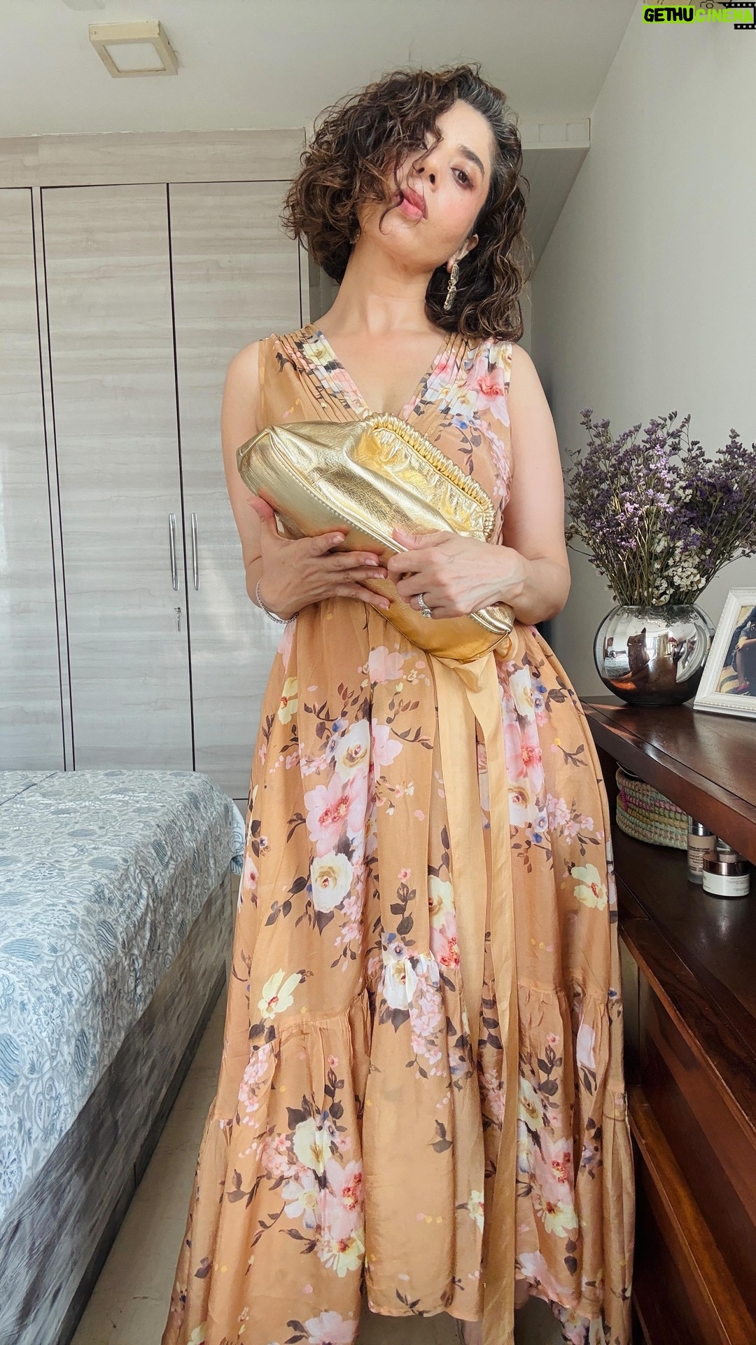 aiana jain - 3.4K Likes - Do you have a magic dress ?
. Dress : @naavbyavneet
. Footwear : @charleskeithofficial
.
.
.
.
.
.
.
.
.
.
.
.
.
.
.
.
.
#aianaj #aianajsays #aianajloves #aianajstyles #everydaystyle #silkdress #love #find #count #divine #shebang