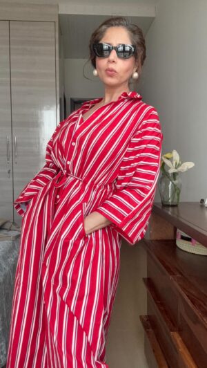 aiana jain Instagram - Key words easy breezy cotton dress !!!
.
. Dress : @nicojournal 
. Perfume : @chloe Rose Naturelle @tarzbeauty 
. Lipstick : @maccosmeticsindia Locked Kiss Ink in shade ‘Mischief’
. Bag & Shoes : @charleskeithofficial 
. Sunnies : @rayban 
.
.
.
.
.
.
.
.
.
.
.
. #aianaj #aianajsays #aianajstyles #aianajloves #perfumeoftheday #nicoonyou #everydaystyle #nicobar #rayban #love #find #count #divine #shebang
