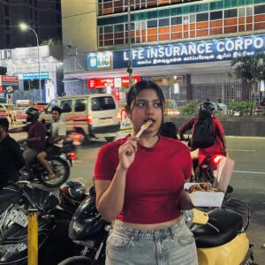 ayshayrav Instagram - Swipe last to see what we got from @craveindia24 🍔

Open till 2am 💯
Opp to LIC Chennai 📍

HAVE YOU TRIED IT YET ? 

#foodlover#foodporn#beefburger#fyp#crave#nightlife#nightlifeinchennai#opentill2am#chennai#notsponsored