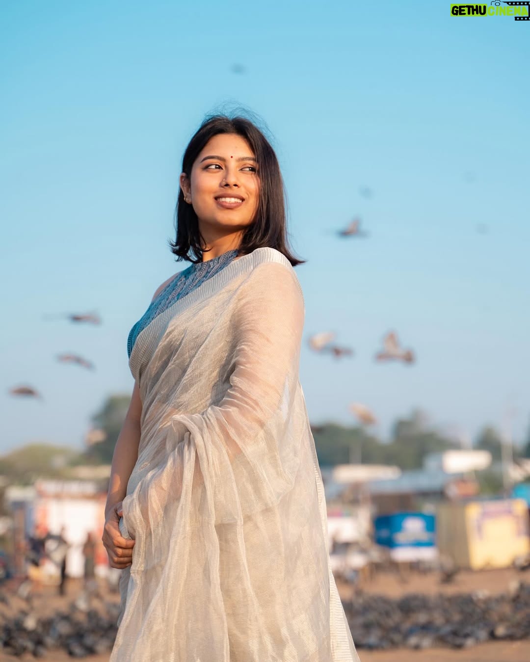 ayshayrav - 1.6K Likes - Shot by @nature_made_man 🦢