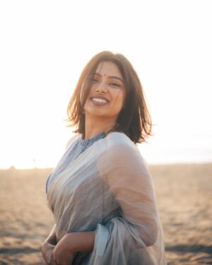 ayshayrav Instagram - Avalum Nanum Alaiyum kadalum 🌊

Corset from @weaversknot.shop 🪅

Taken by @nature_made_man 📸