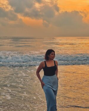 ayshayrav Instagram - #kadalmelkadhal 🐋🌥️

Outfit from @zara