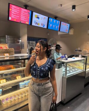 ayshayrav Instagram - What an addict looks like 🍦