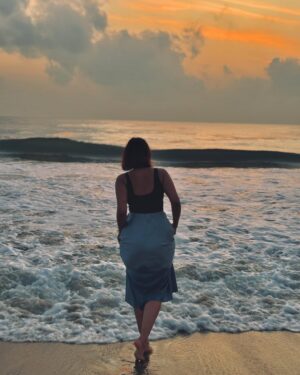 ayshayrav Instagram - #kadalmelkadhal 🐋🌥️

Outfit from @zara