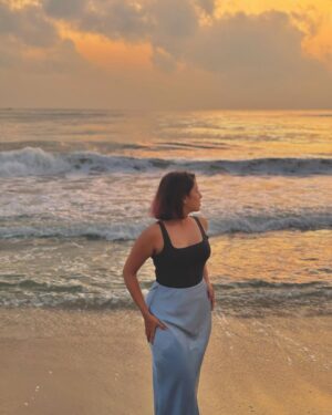 ayshayrav Instagram - #kadalmelkadhal 🐋🌥️

Outfit from @zara
