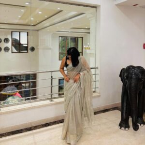ayshayrav Instagram - Aiming to look like rasagulla 🌝

#saree#india#fyp#ayshayrav