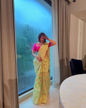 ayshayrav Instagram - #saree 🎁