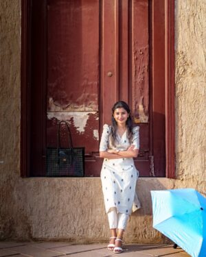 dharshini sudhakar Instagram - சங்கத்தில் பாடாத கவிதை ✍️❤️….

Wearing @laeila.india 
📸 @freelance.photography.dubai 

#dxb #tamil #uaetamil #photography #vintage
