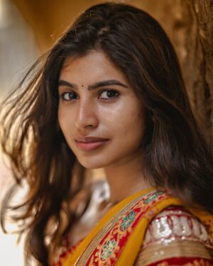 dharshini sudhakar Instagram - Lost in the right direction 🌤️♥️
📸 @pixelin.ae 

#dxb #tamil #fyp #uaetamil #saree #explore #photography #uae