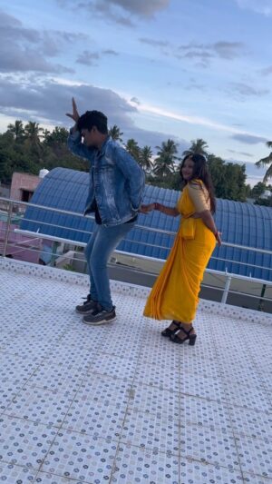 dimple udayakumar Instagram - #matta late to trend bha ...💥💯
@dimple_udayakumar 
#peace #dimple