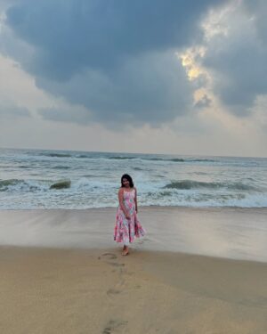 dimple udayakumar Instagram - Kadalum Naanum🌊🧚🏼‍♀️
.
.
#dimpleudayakumar