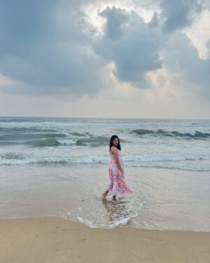 dimple udayakumar Instagram - Kadalum Naanum🌊🧚🏼‍♀️
.
.
#dimpleudayakumar