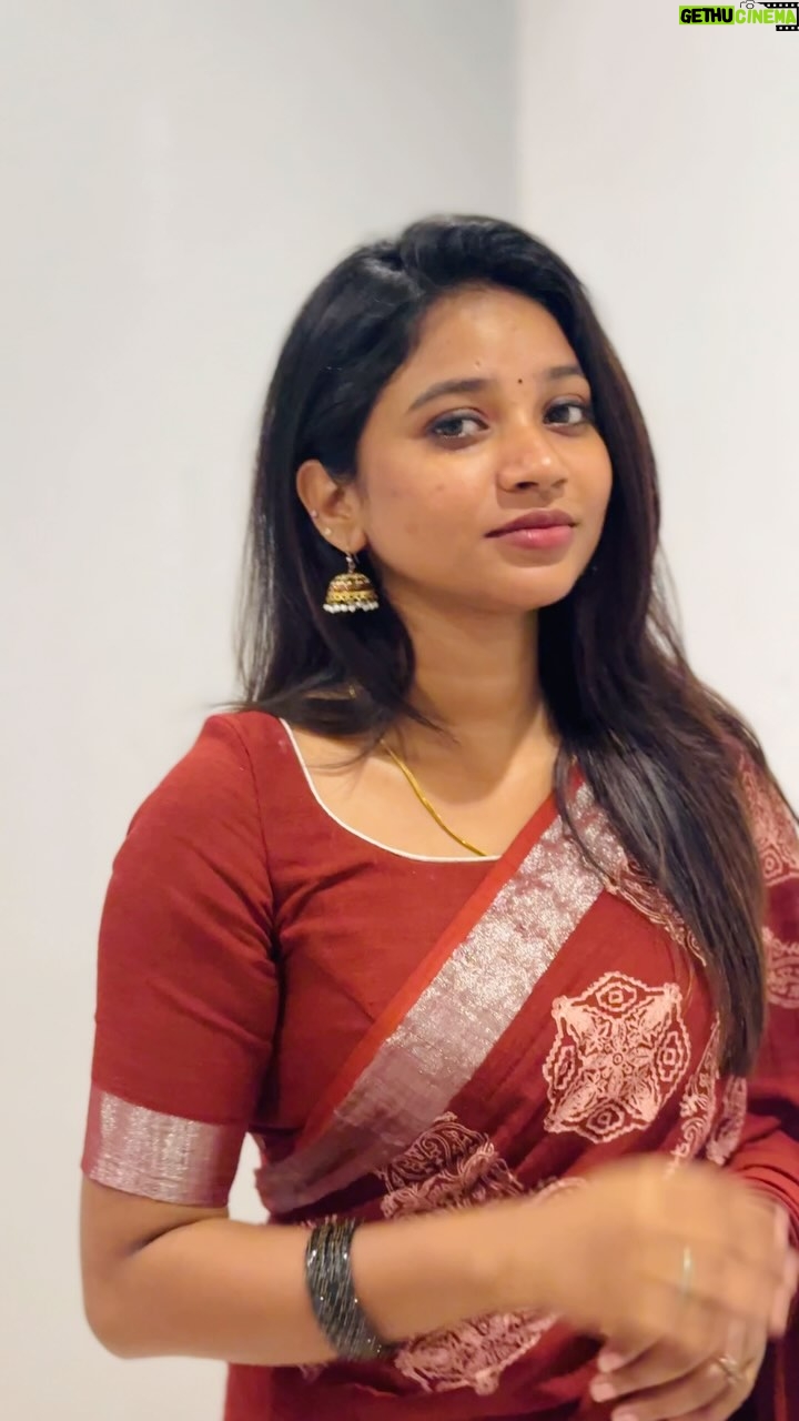 dimple udayakumar - 3 Likes - Un kannukulla❤️👀
.
.
#dimpleudayakumar