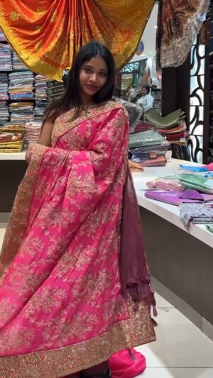 dimple udayakumar Instagram - Pongal Shopping Namma @supersaravanastores la dhaan❤️
.
.
#supersaravanastoresinpongalkondattam