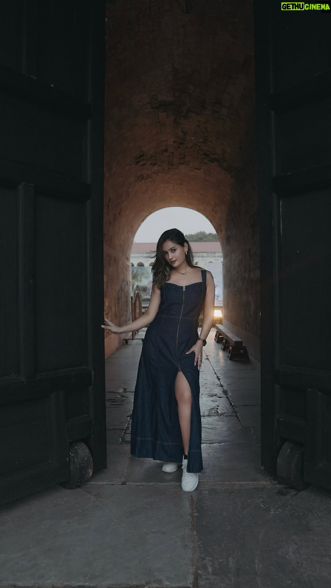 himanshi sharma - 54.9K Likes - Watch me take over the beautiful Vietnam in the chicest picks — 📈👗✨ and now it’s your turn….
….because the hottest deals are LIVE NOW!
#AJIOAllStarsSale #FashionPriceCrash #StyleInvestments #TrendForecast #HanoiDiaries