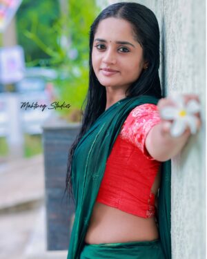 kavya amira Instagram - Photography - @mahtwog_studio_dindigul 
Model - @kavya_amira_official 
.
#Bride #candidphotography #dindigulphotography #hairstylist #modelshoot #mua #nature #outdoorphotography #photographer #studio #mahtwogstudios #wedding