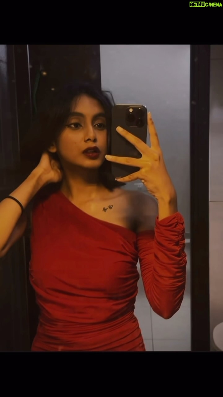 kavyyaa - 59.4K Likes - bro thinks she’s living in an edit 🙂↔️🤓🩷🎀
#fyp #feedfeed #relatable #tamil #tamilaesthetic #shorthair #rant #wdymkavyyaa