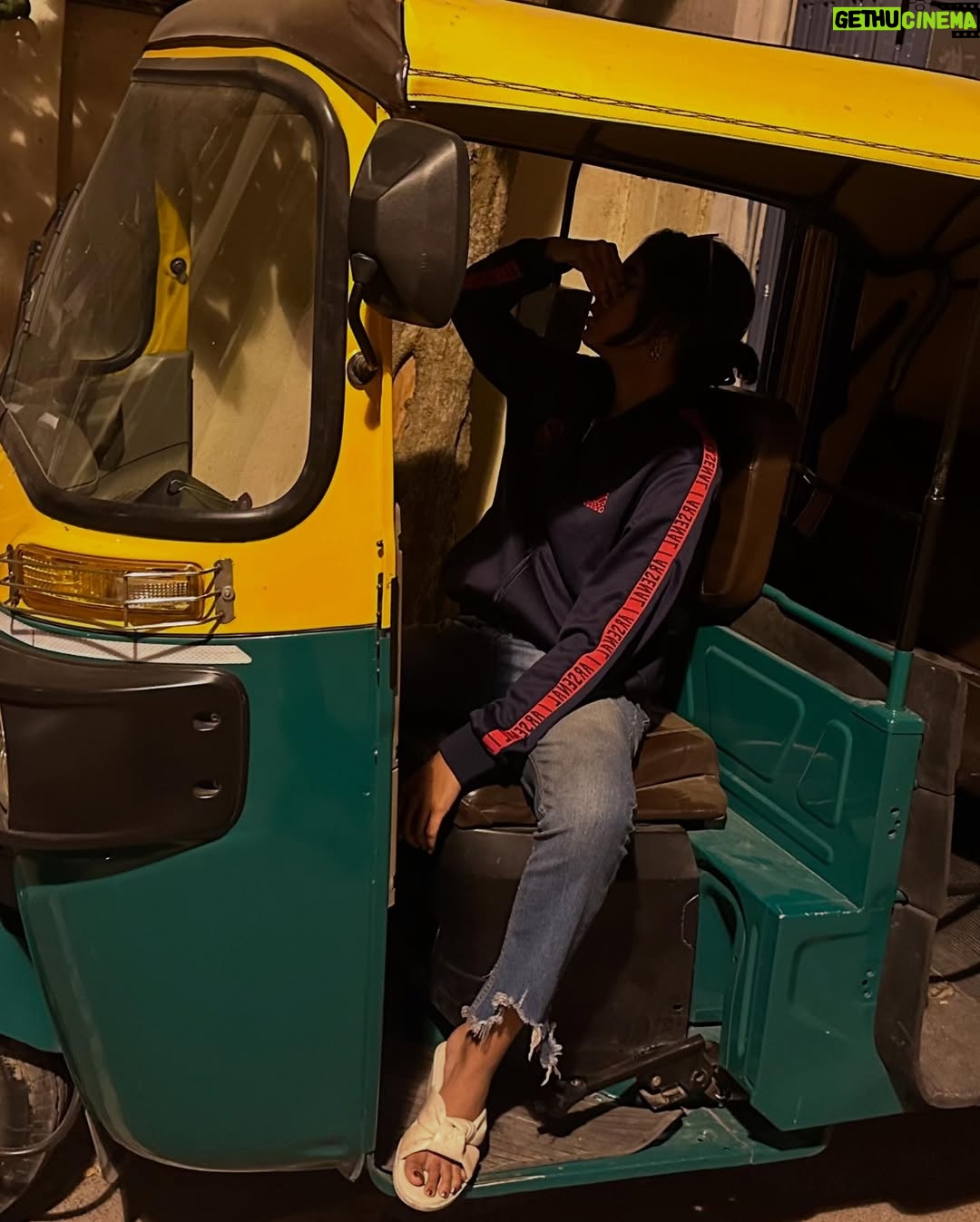 kavyyaa - 226K Likes - vaa chelo una auto la kootitu poren 🥰🛺
