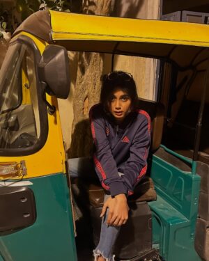 kavyyaa Instagram - vaa chelo una auto la kootitu poren 🥰🛺