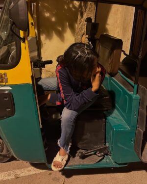kavyyaa Instagram - vaa chelo una auto la kootitu poren 🥰🛺