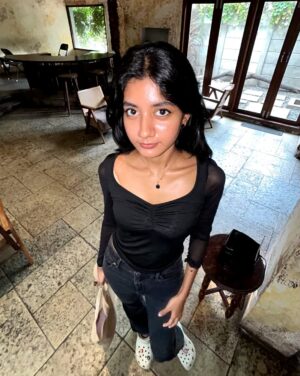 laavanya prol Instagram - @_inara.co 🖤
.
.
.
.
#photooftheday #picoftheday #jwellery #fashionjwellery #fashionstyle #minimalistic #pinterestaesthetic #black #night #cafe #instagood #instafashion #instapost #fashionphotography #girl #grwm